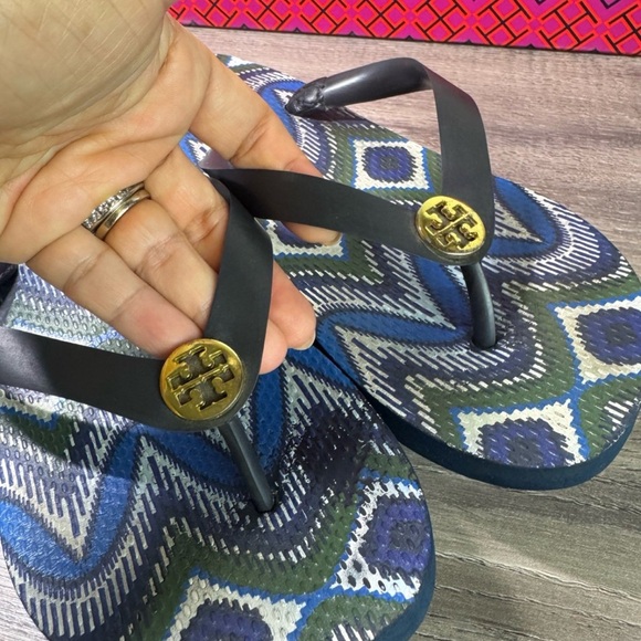 Tory Burch Geometric Flip Flops size 8.5-9 - Picture 8 of 9